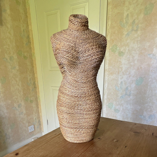 Table top female form - top,